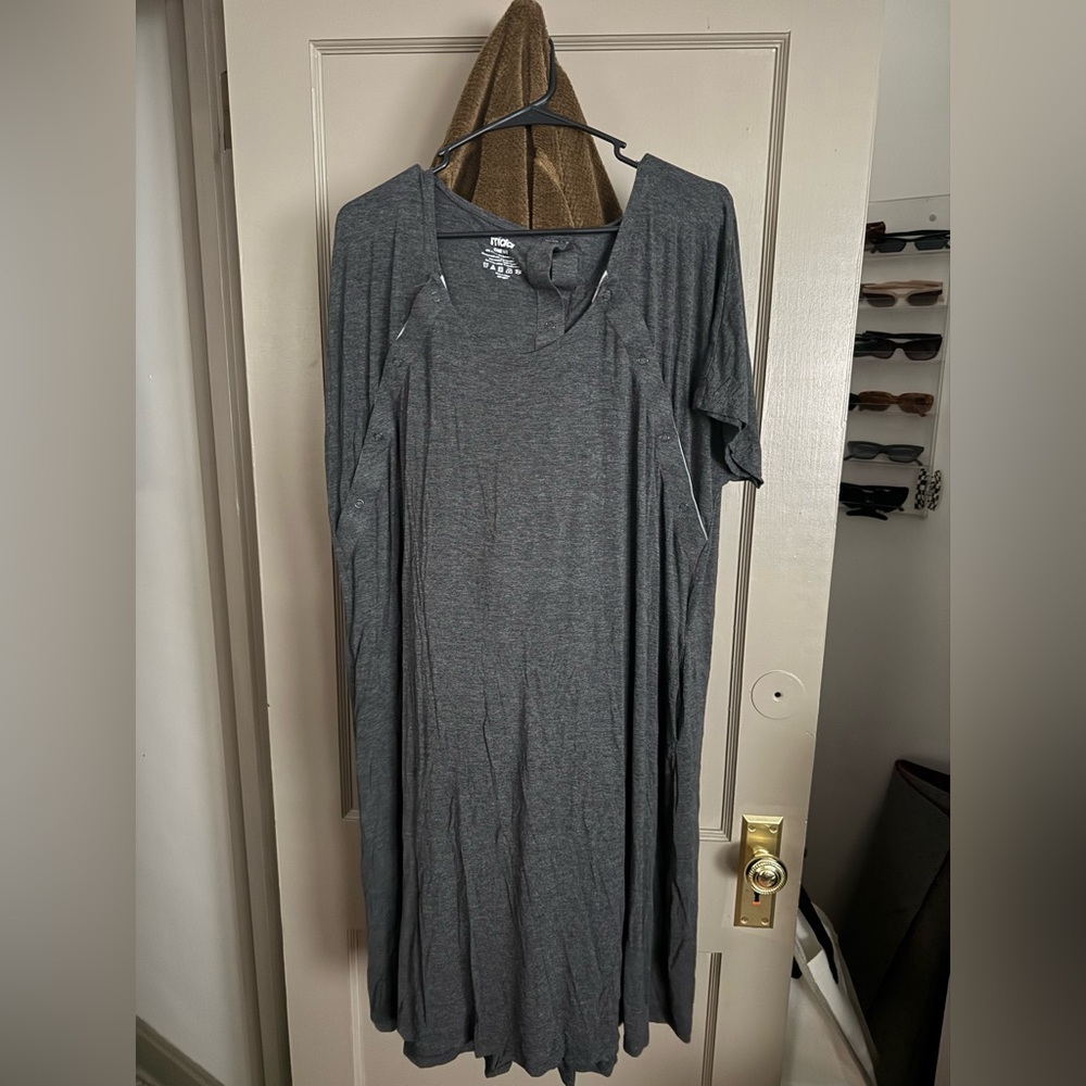 Frida Hospital/Nursing/Birthing Gown